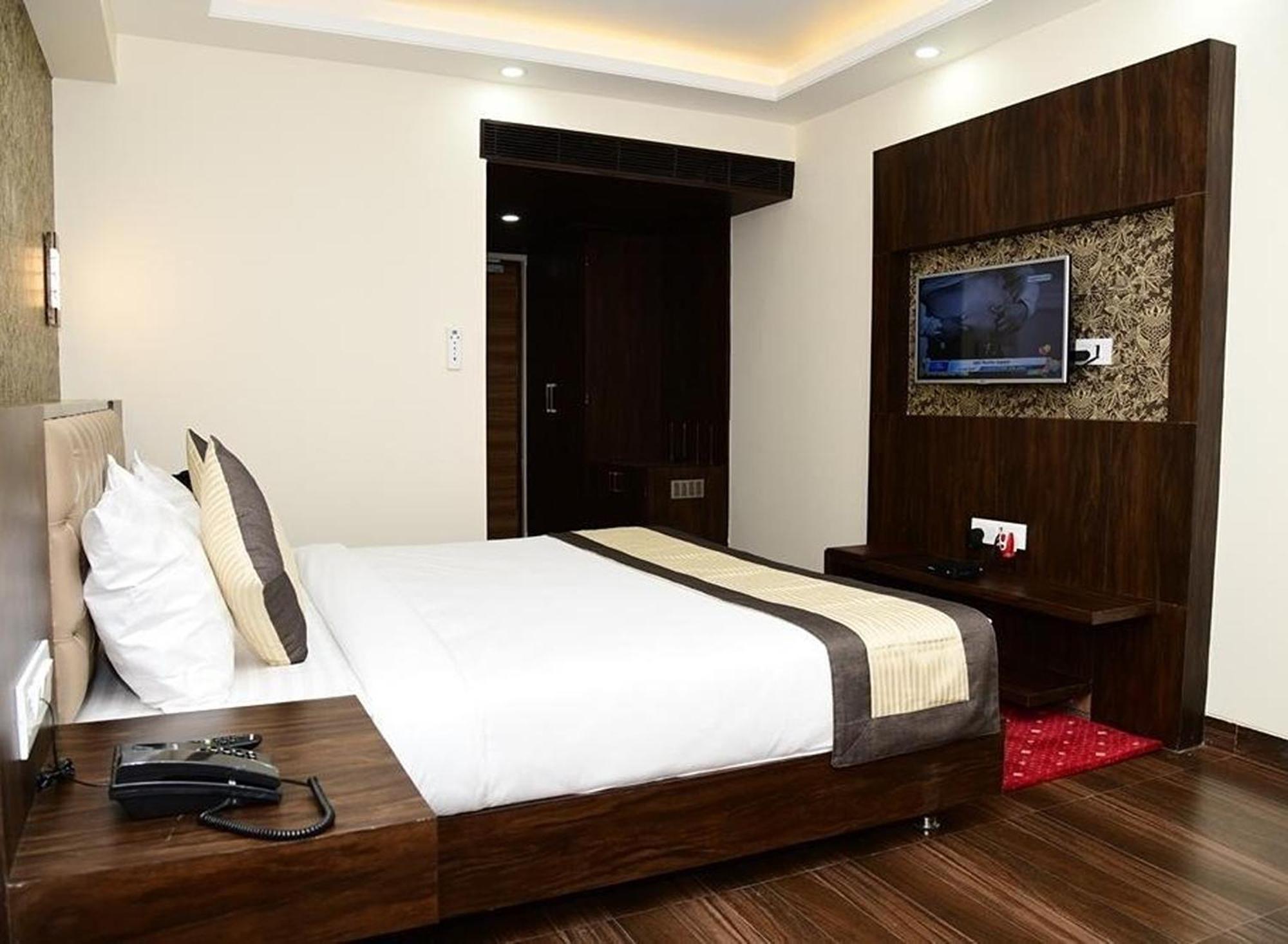 Hotel Sanskar Palace, Vaishali Nagar, Джапур Экстерьер фото